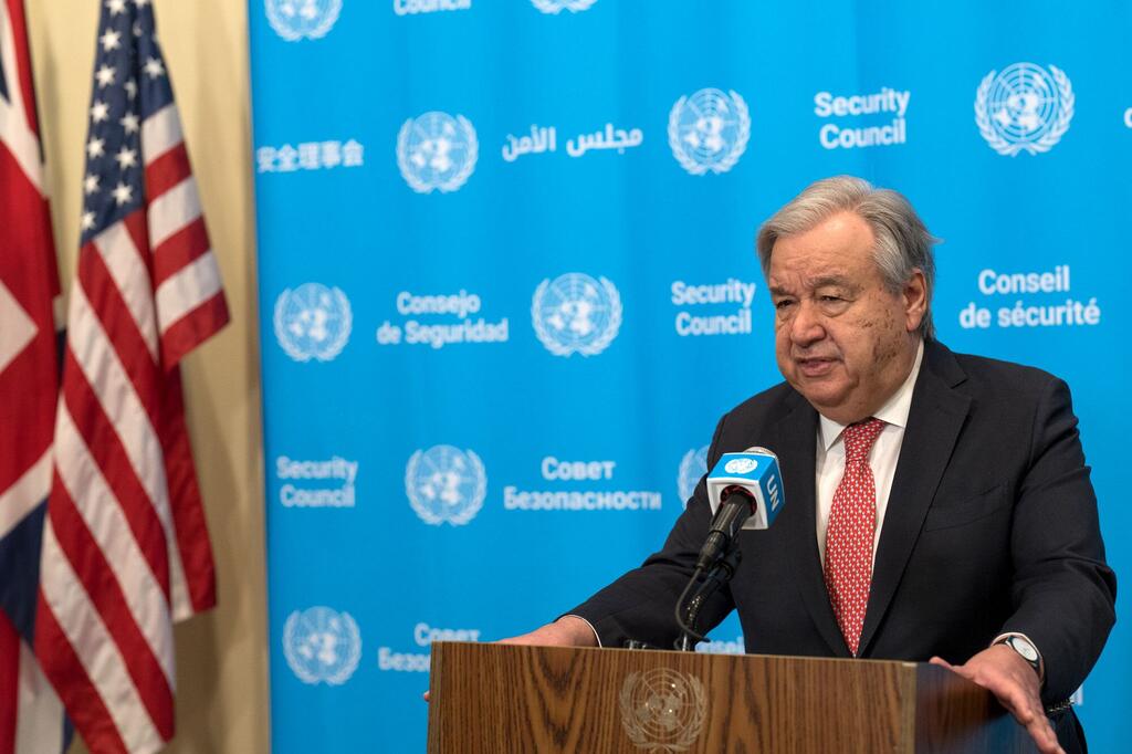 الأمين العام للأمم المتحدة أنطونيو غوتيريش يتحدث للصحفيين حول استمرار الصراع بين الولايات المتحدة وإسرائيل وإيران وتأثيره على الشرق الأوسط.